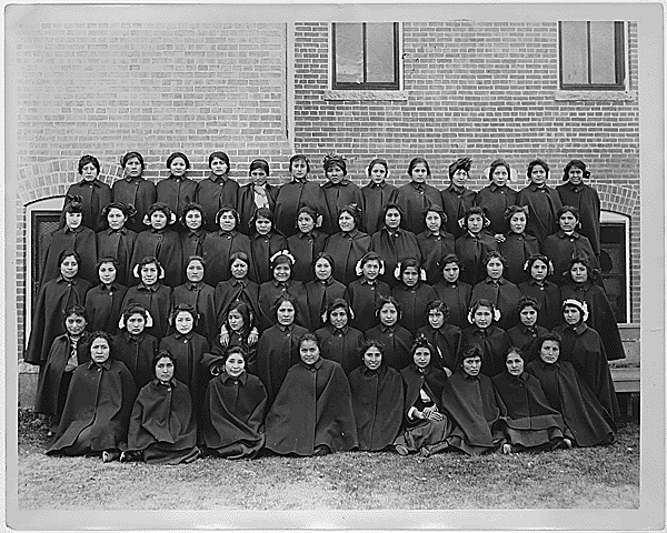 Young ladies, Albuquerque Indian School